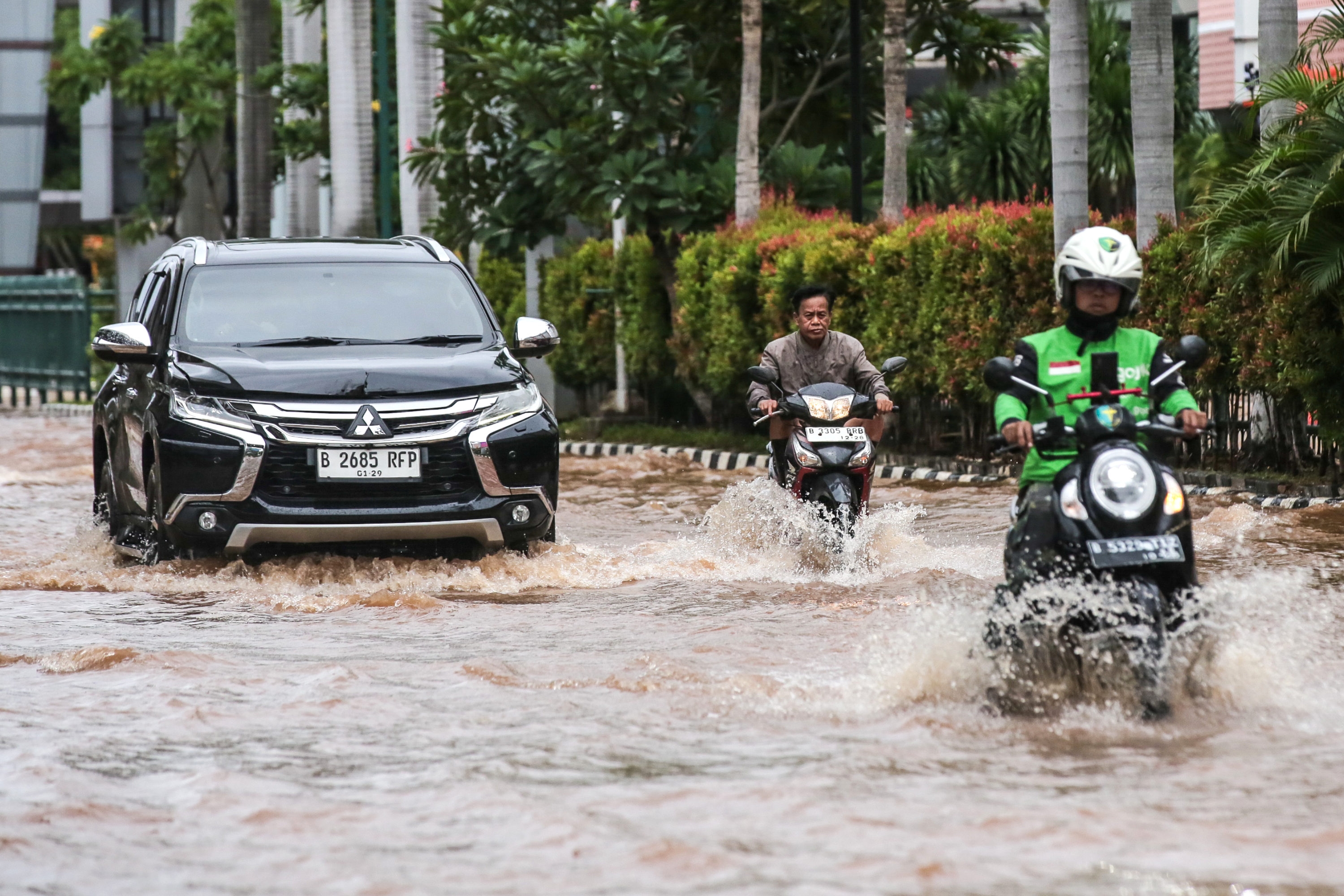 Jakarta Masuk Puncak Musim Hujan, Waspadai Banjir dan Angin Kencang
