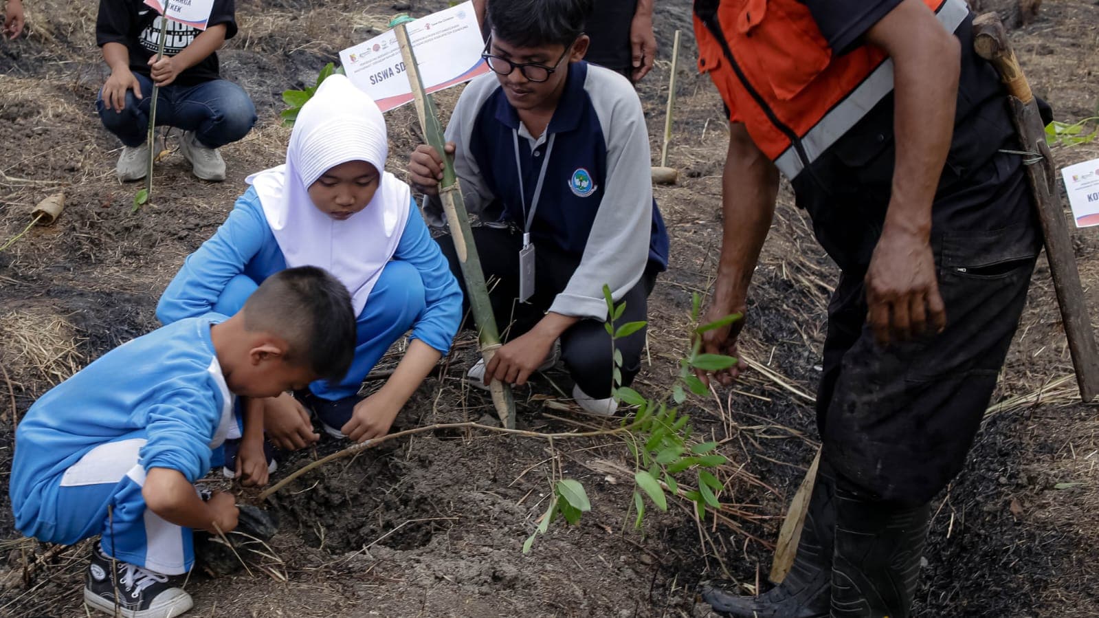 Save the Children Perkuat Ketangguhan Masyarakat Rancaekek untuk Lindungi Anak-anak dari Banjir