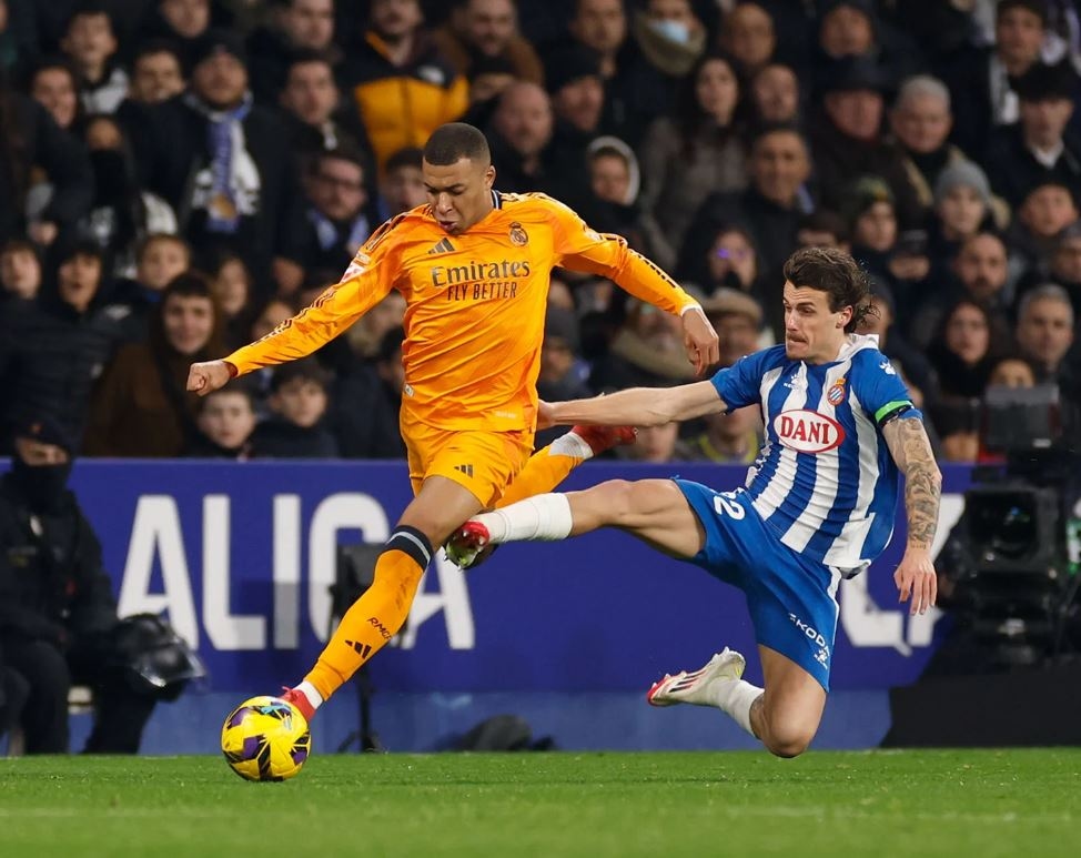 Hasil dan Klasemen Liga Spanyol: Ditumbangkan Espanyol, Madrid Berjarak 1 Poin dari Atletico