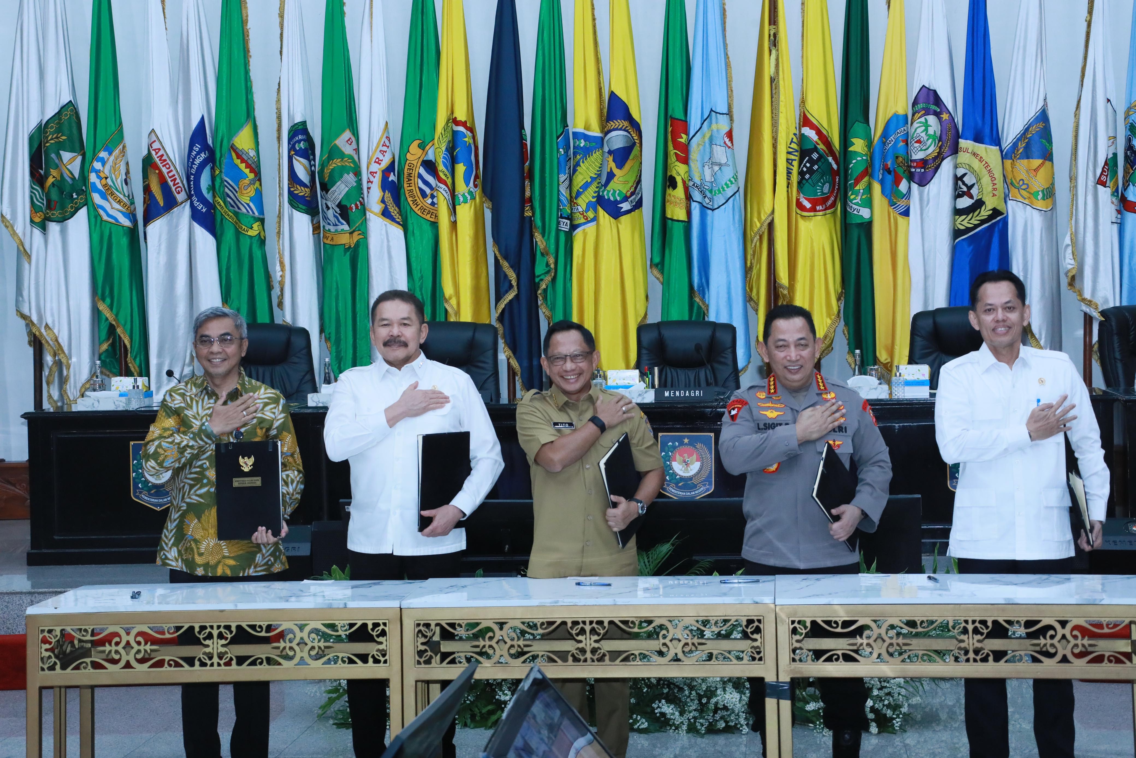 Mendagri Gandeng Kejagung hingga KPK Tingkatkan Pengawasan Perizinan Daerah