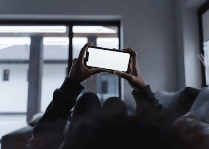 Viral Video Wanita Baju Kuning Warung Madura, Ini Etika Bersosial Media dalam Islam