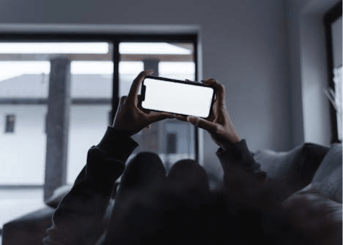 Nonton Video yang Mengundang Syahwat, Apa Hukumnya dalam Islam?