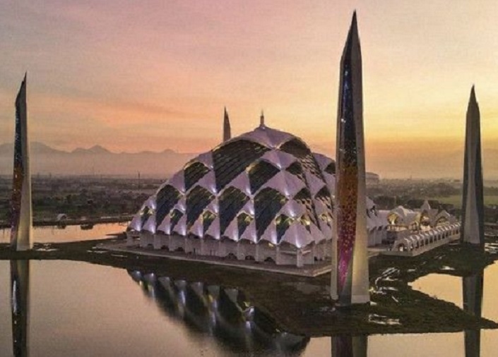 Utang Miliaran Pemprov Jawa Barat: Ridwan Kamil Dikritik Soal Dana Pembangunan Masjid Raya Al Jabbar