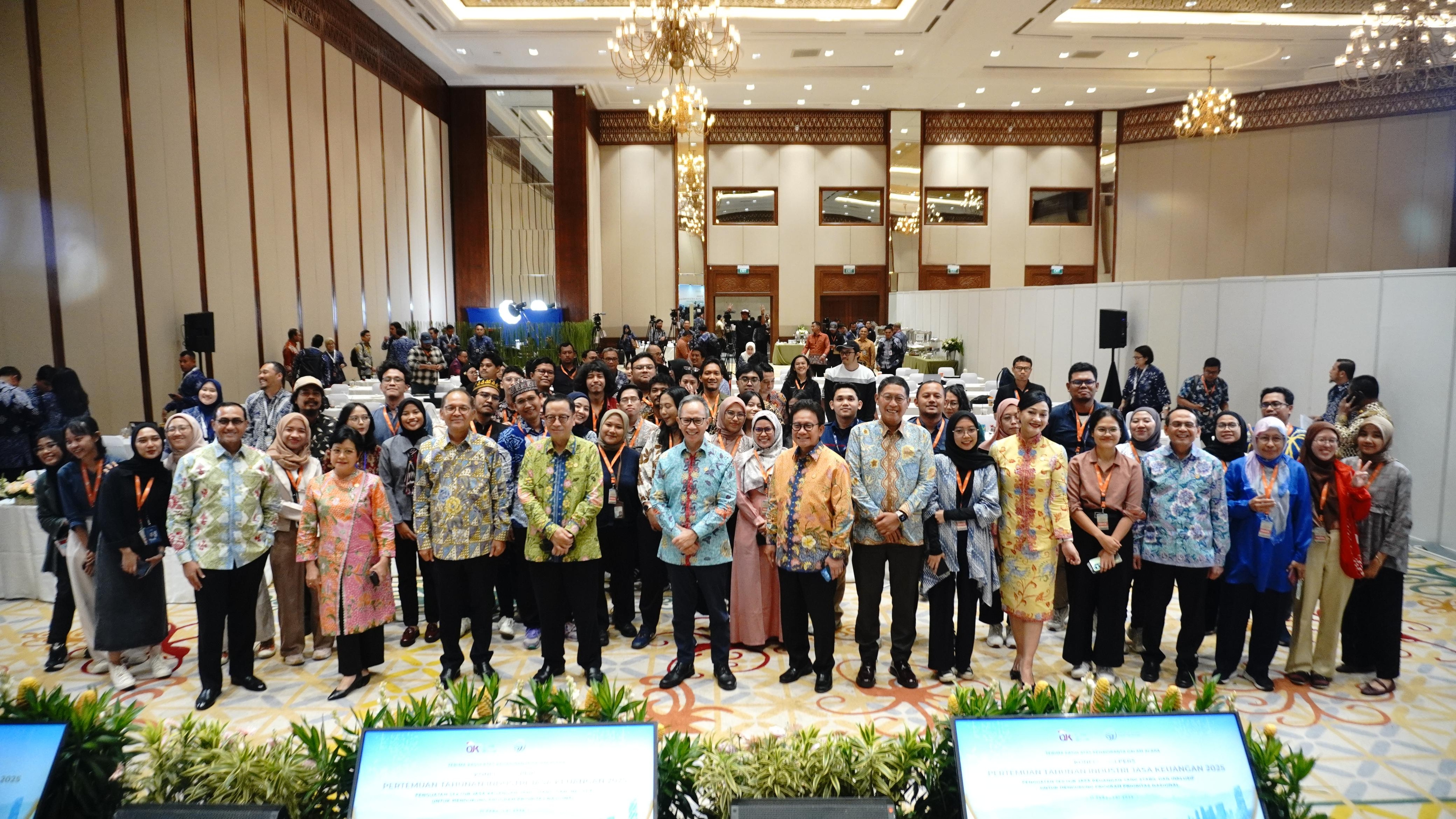 OJK Optimistis Tren Positif Jasa Keuangan Berlanjut di 2025