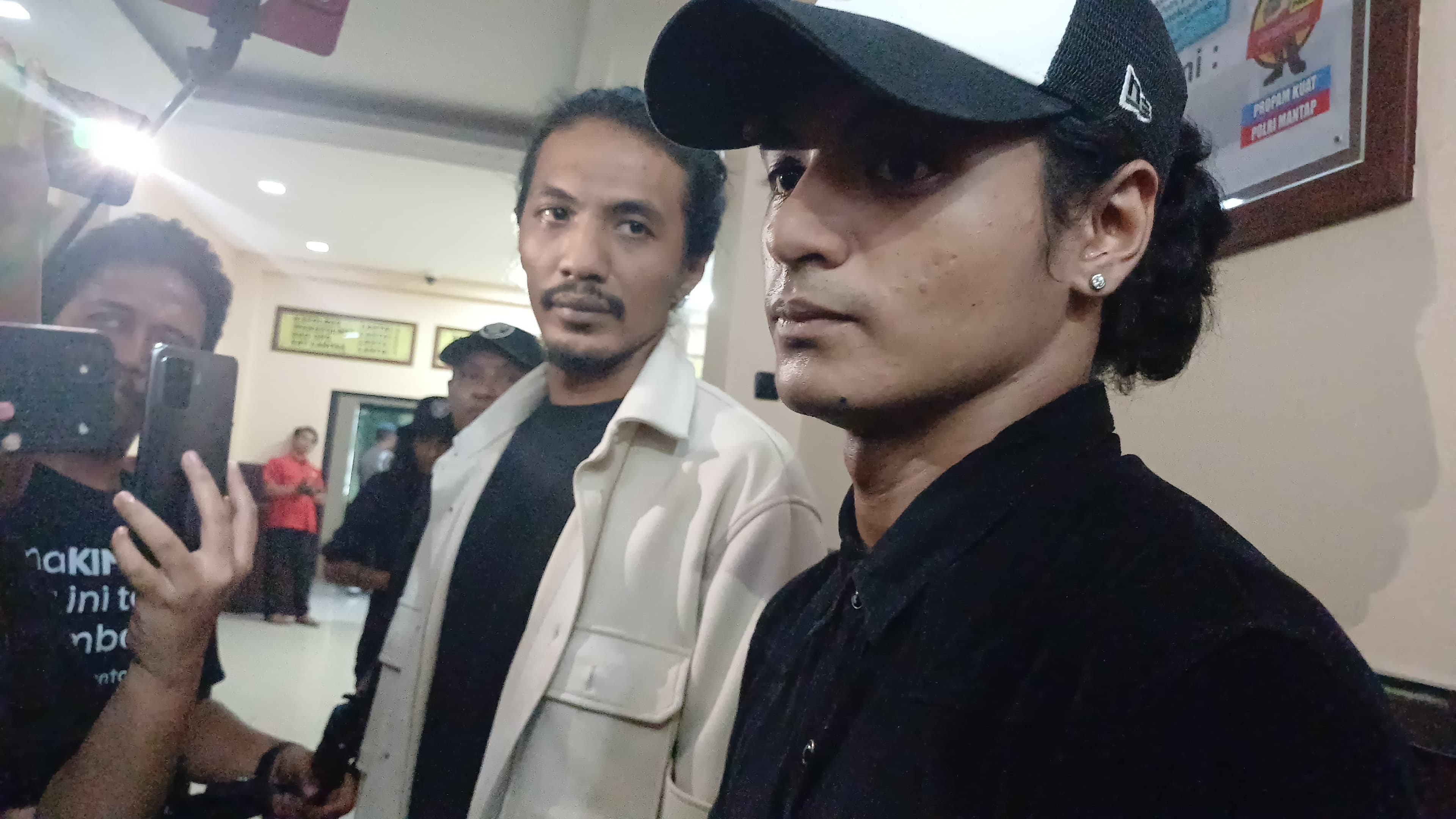 Putranya Divonis 9 Tahun, Ibunda Vadel Badjideh Terguncang