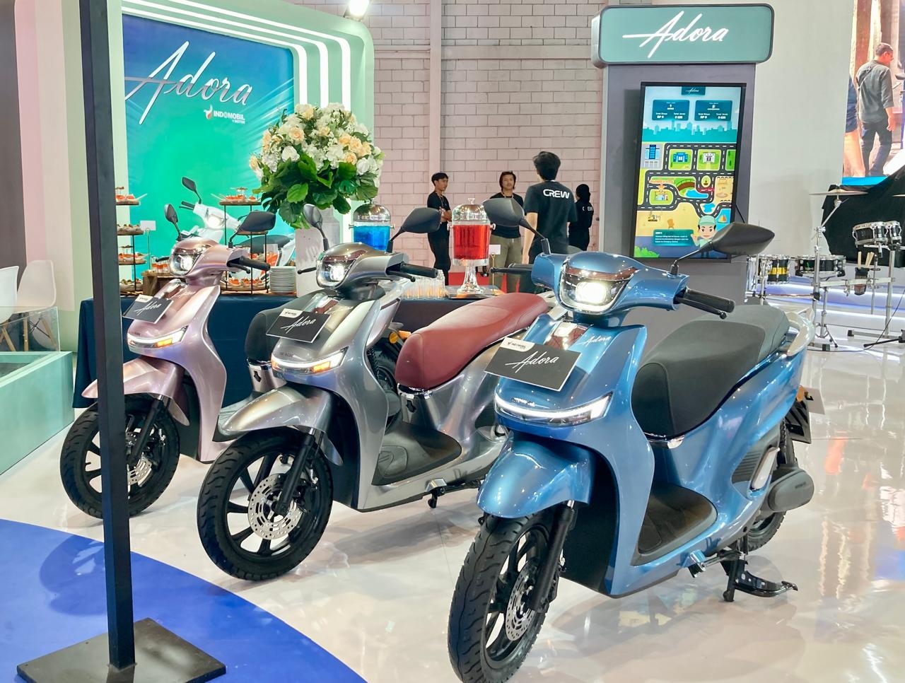 Indomobil Pamerkan Motor Listrik Adora di IIMS 2025