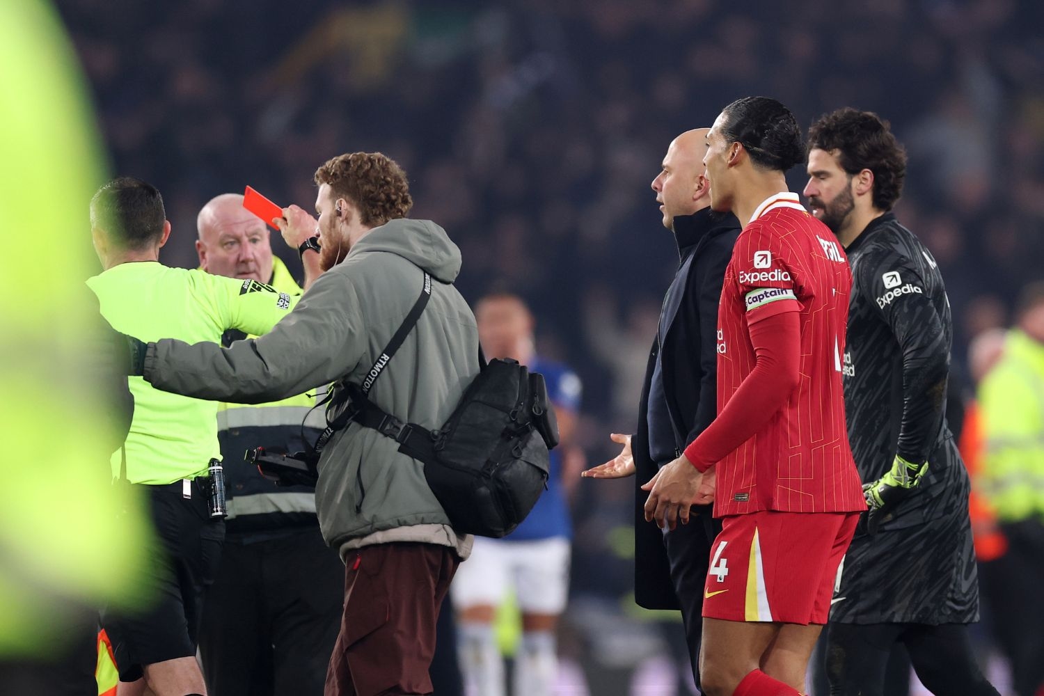 Virgil van Dijk: Wasit Memberikan Kartu Merah untuk Arne Slot Itu Sedikit Aneh!