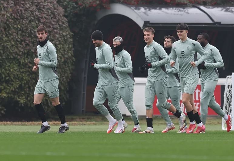 Prediksi Susunan Pemain AC Milan vs Verona: Reijnders Disimpan, Santi Gimenez Starter Lagi