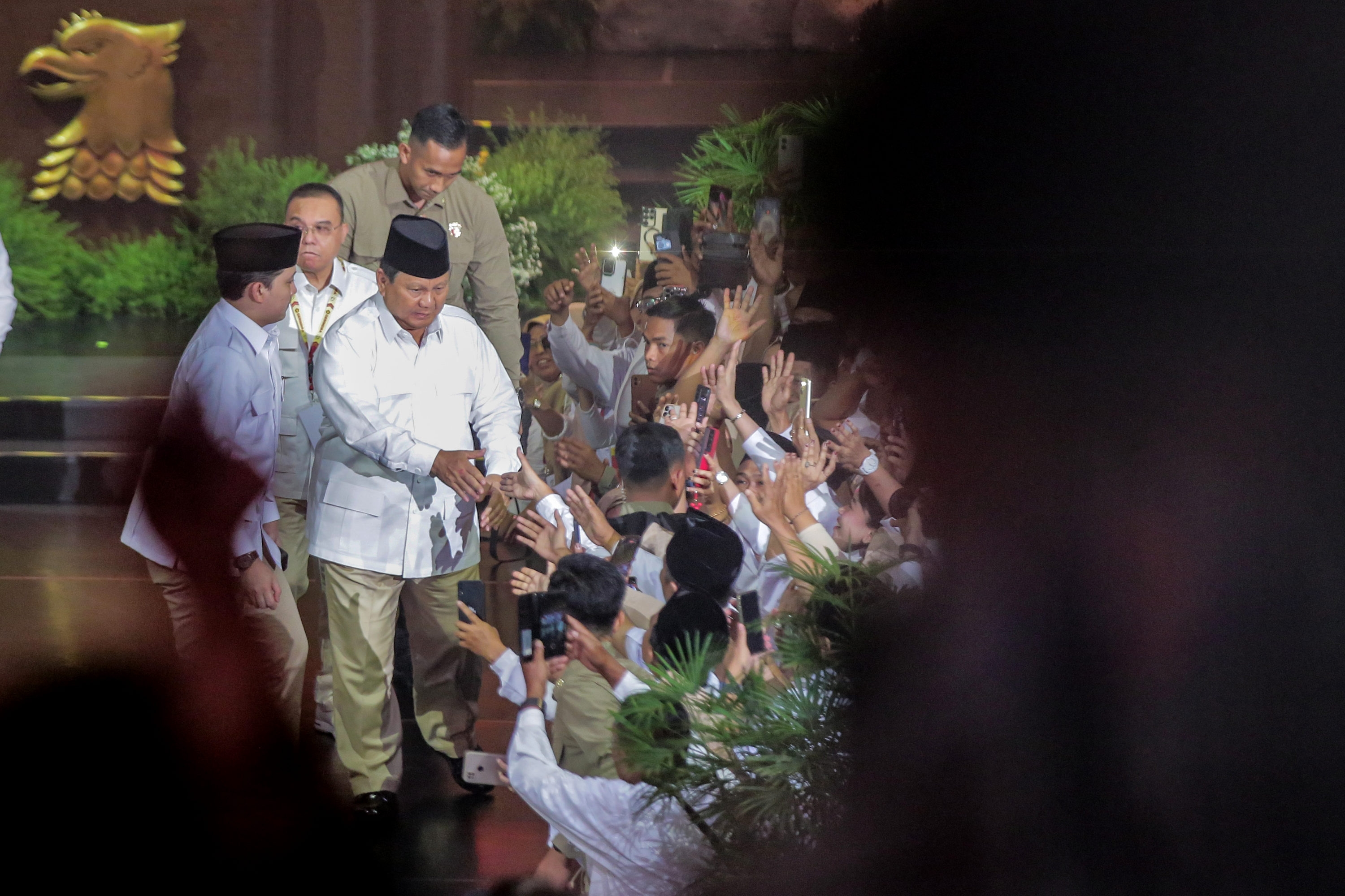 Prabowo Tegaskan: Harga Tiket Pesawat dan Ongkos Haji Harus Turun Lagi!