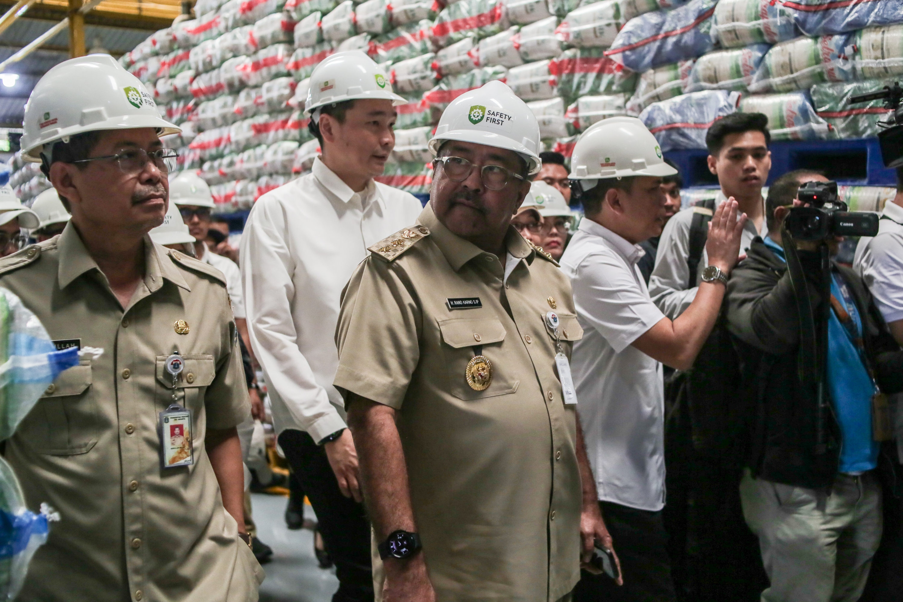Rano Karno Berencana Bangun Parkiran Tujuh Lantai di Pasar Jumat