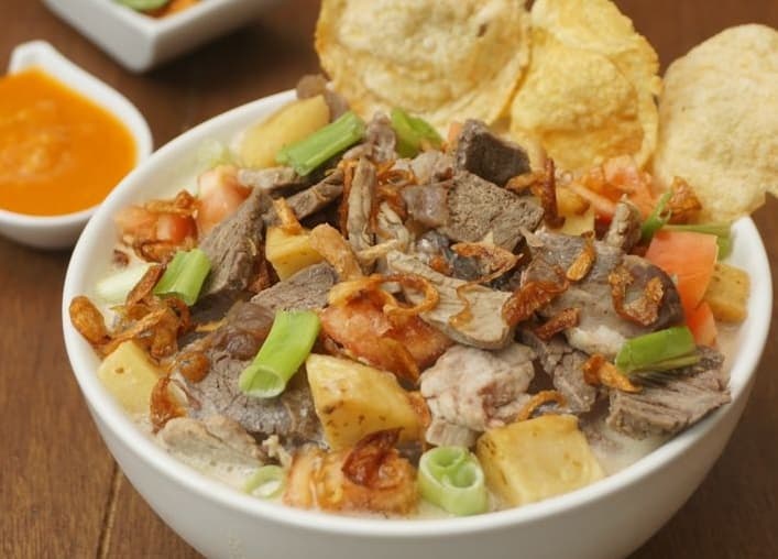 Tempat Makan di Bogor Paling Favorit: View Alam, Nyaman, dan Cocok untuk Kumpul Keluarga