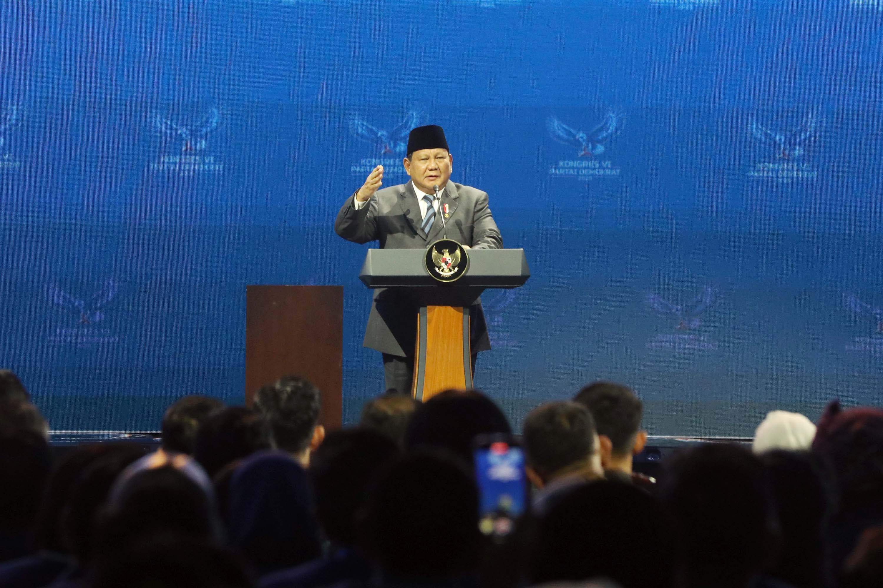 Prabowo Tanggapi Kritik Soal Kabinet Gemuk: Banyak Orang Hebat, Rakyat yang Menikmati