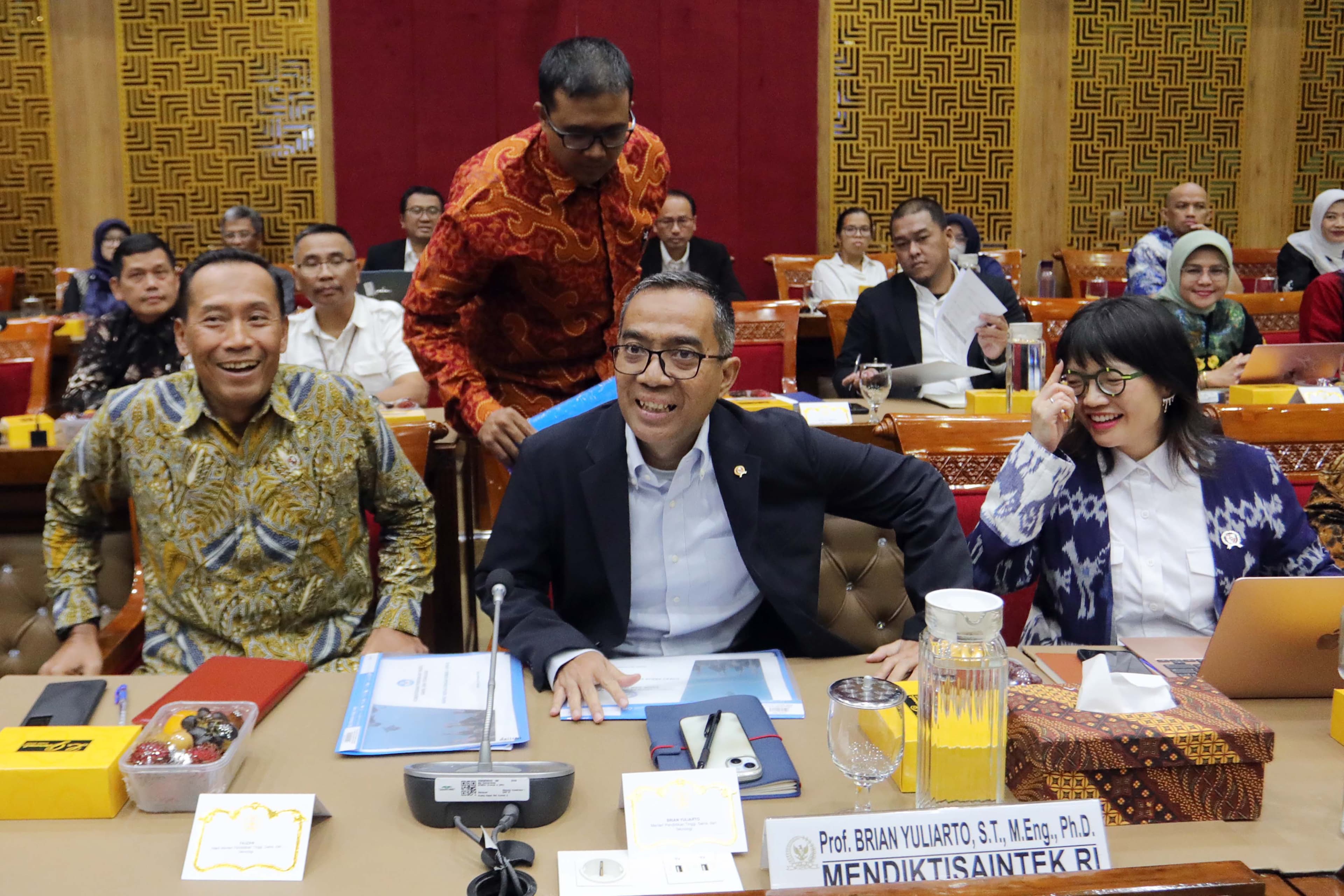 Mendiktisaintek Janji Formula Baru Tukin Dosen: Kami Pahami Beratnya Perjuangan Dosen Muda