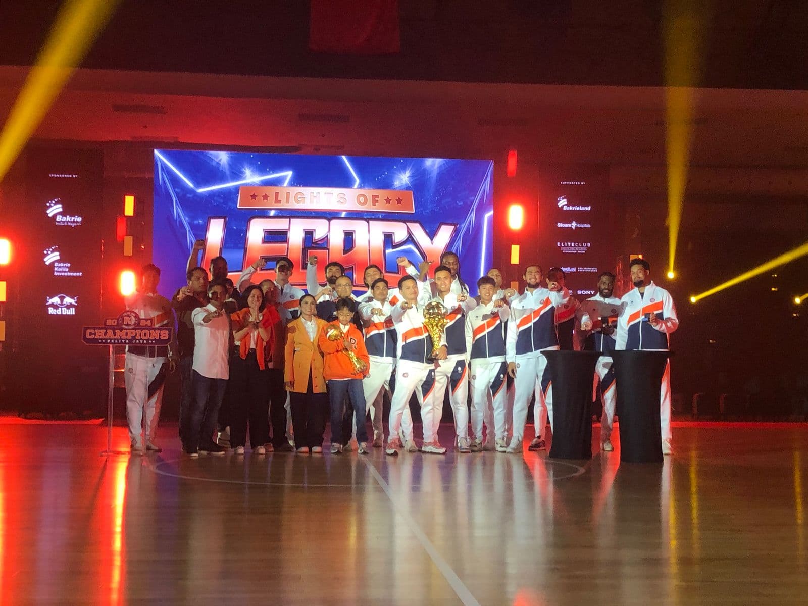 Apresiasi Kerja Keras Pemain Jadi Juara IBL, Manajemen Pelita Jaya Berikan Cincin Bertabur Berlian