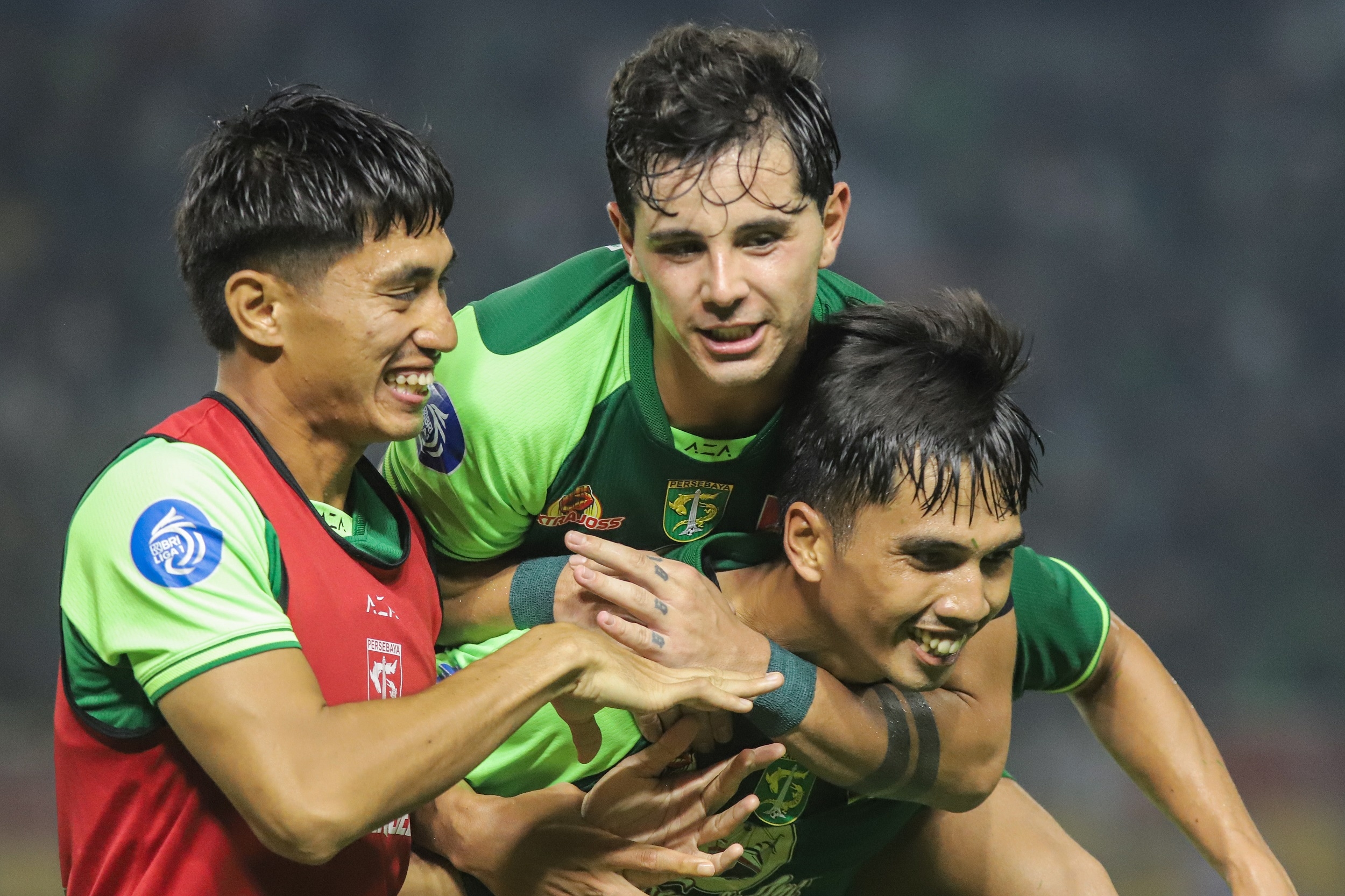 Persebaya vs Persib: Permalukan Maung 4-1 di GBT, Bajul Ijo Pangkas Selisih Jadi 7 Poin