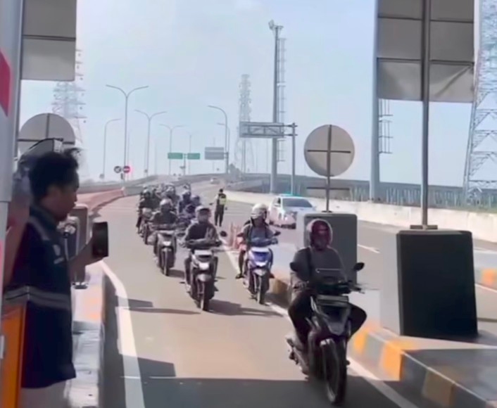 Banjir di Tambun Utara, Polisi Buka Akses Jalan Tol Cibitung-Cilincing untuk Pengendara Motor