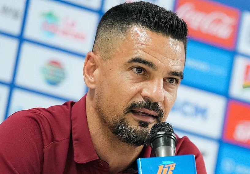 Carlos Pena Sebut Kemenangan atas PSIS Semarang Bangkitkan Mental Pemain Persija Jakarta