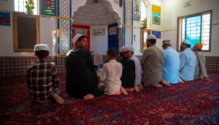 Inilah Jadwal Sholat Maghrib Kota Jakarta-Bandung Hari ini, Sabtu 8 Maret 2025