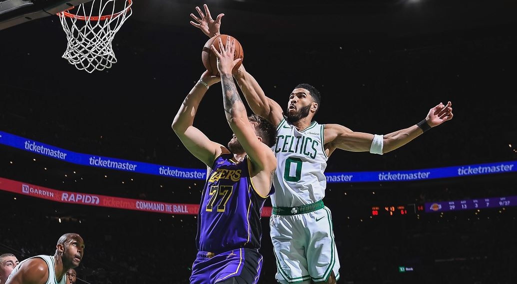 NBA Hari Ini: Boston Celtics Putus Tren 8 Kemenangan Beruntun Lakers, LeBron James Cedera
