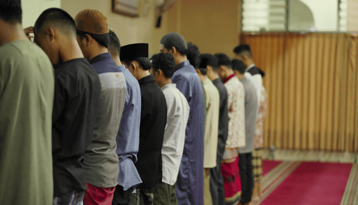 Simak Jadwal Sholat Maghrib Hari Ini Wilayah Jakarta dan Sekitarnya, Minggu 9 Maret 2025
