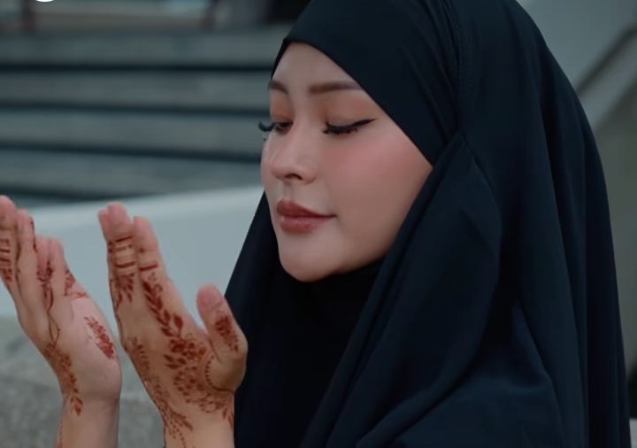 Kae Asakura atau Rae Lil Black Mualaf, Apakah Dosanya Akan Terhapus Semua?