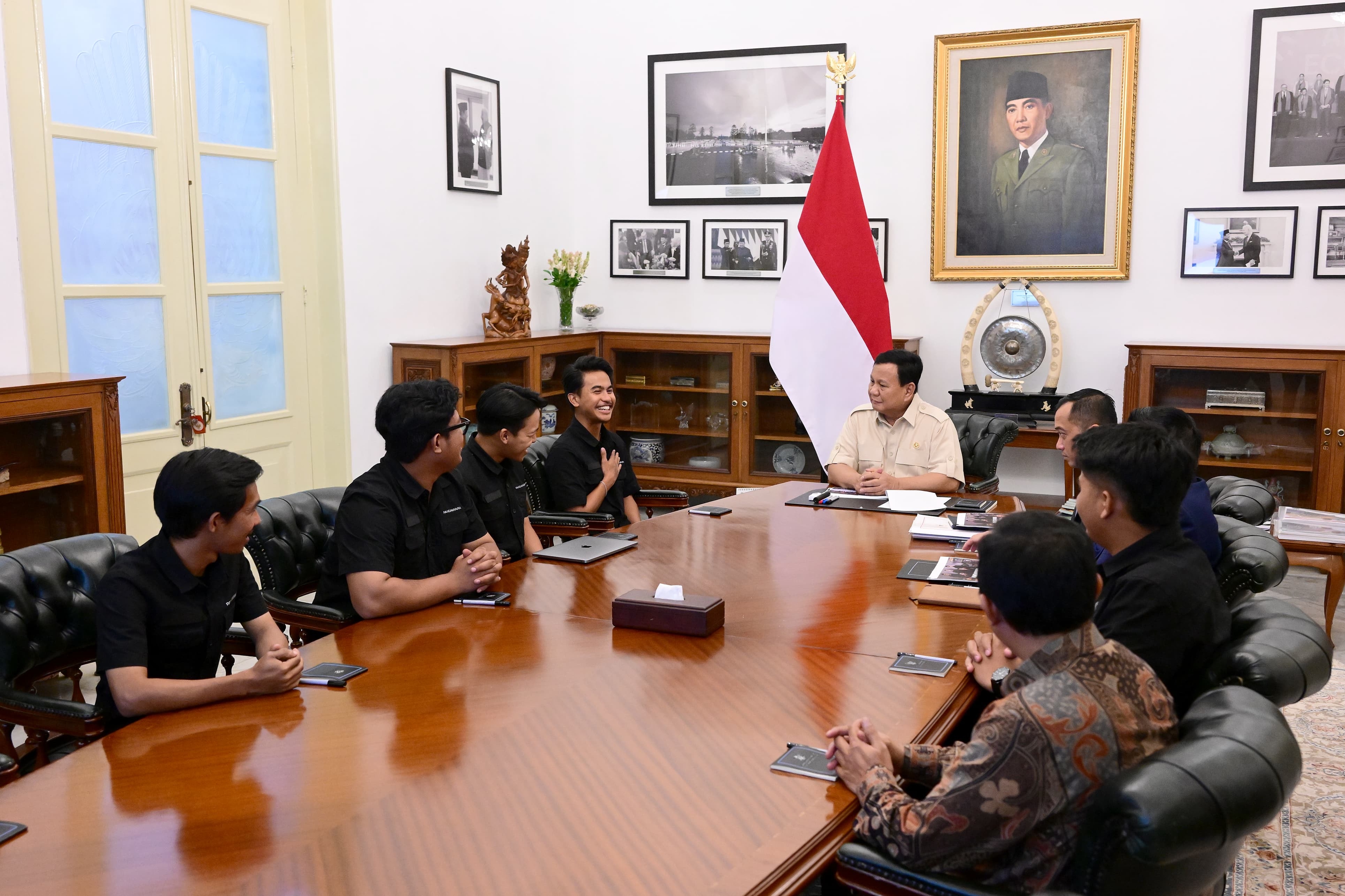 Prabowo Apresiasi Gerakan Pandawara Group: Jangan Lelah, Terus Berjalan