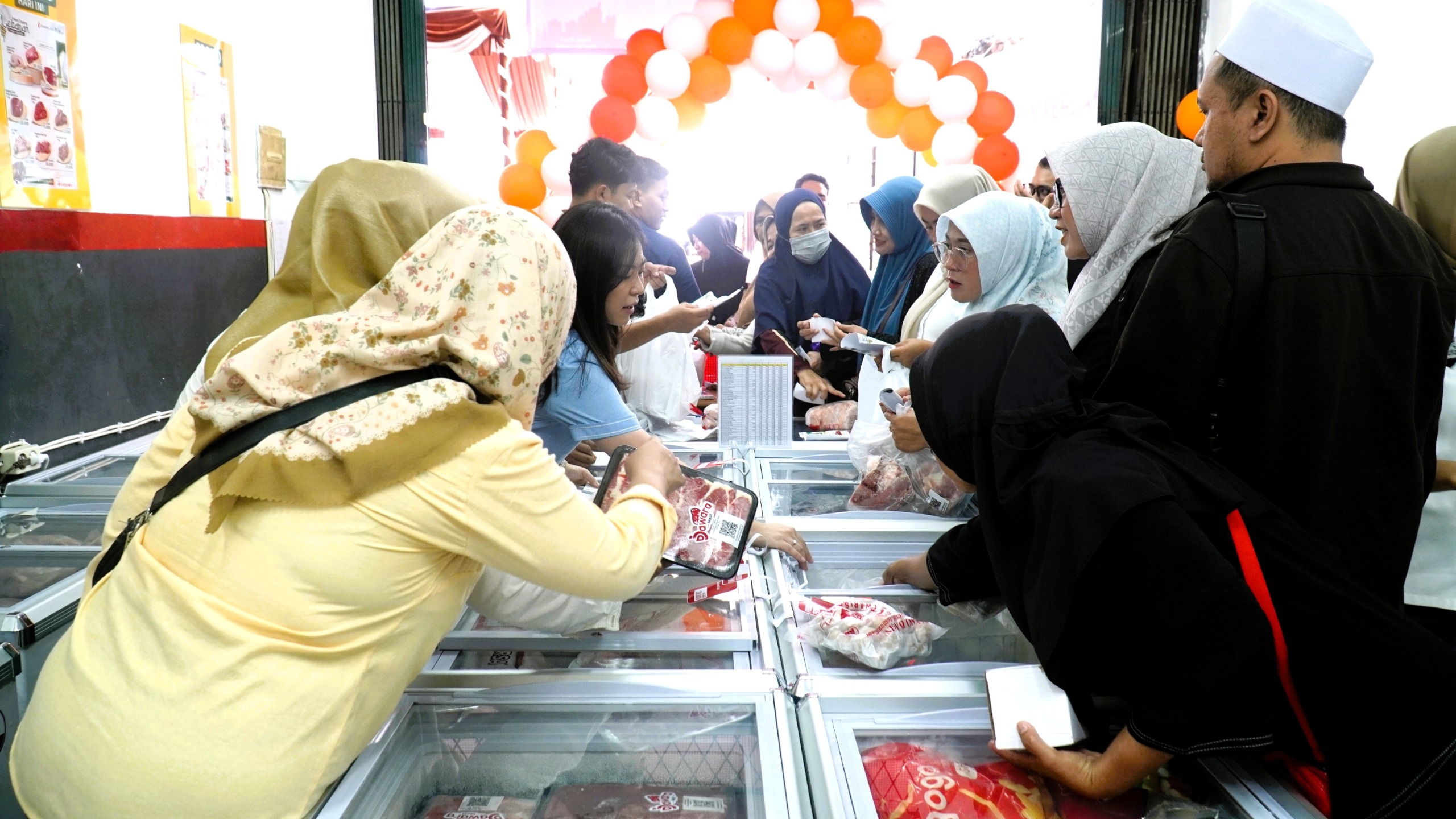 Perumda Dharma Jaya Resmikan Hub Channel Toko Daging Pertama di Trust Mart Cengkareng