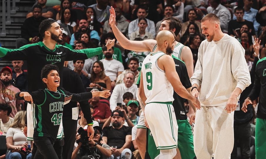 NBA Hari Ini: Taklukkan Miami Heat, Boston Celtics Kunci Tiket Play-Off