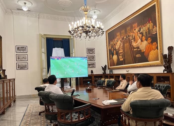 Presiden Prabowo Unggah Momen Nonton Timnas Indonesia vs Australia, Tetap Beri Dukungan Moril