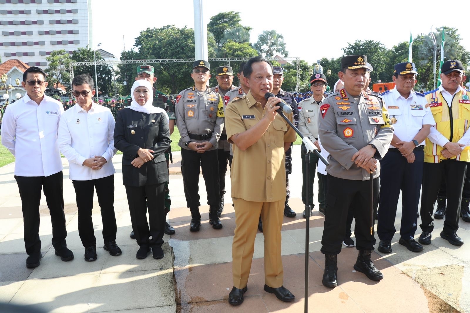 Mendagri Minta Pemda Perbaiki Jalan Rusak demi Kelancaran Mudik Lebaran 2025