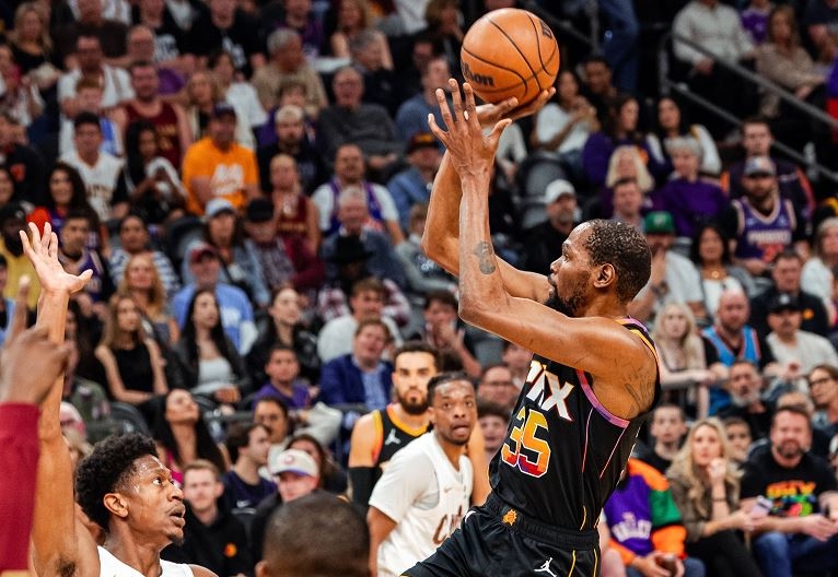 NBA Hari Ini: Phoenix Suns Paksa Cavaliers Telan 4 Kekalahan Beruntun, Kevin Durant Cetak 42 Poin