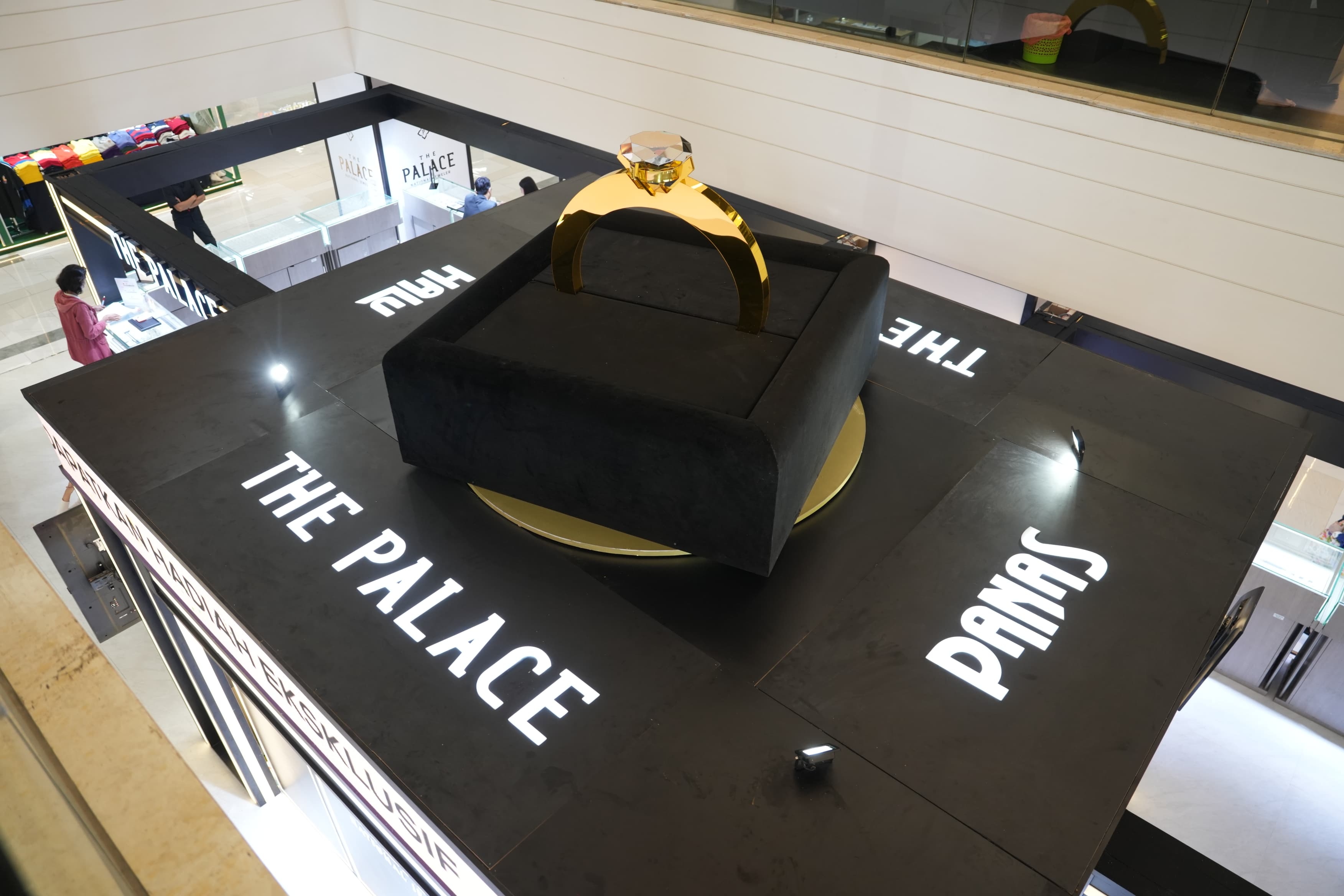 The Palace Gelar Pameran Panas Halu, Lebaran Pakai Perhiasan Mulai dari Rp400 Ribu