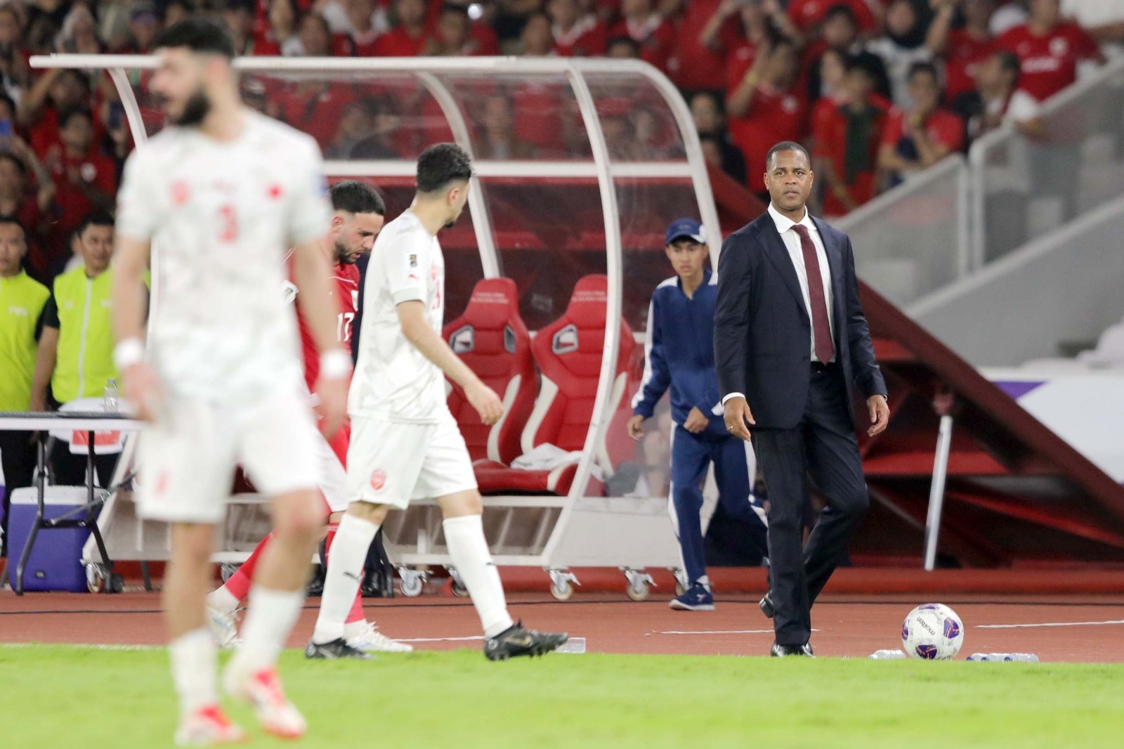 Patrick Kluivert Puji Penampilan Joey Pelupessy dan Rizky Ridho di Laga Lawan Bahrain