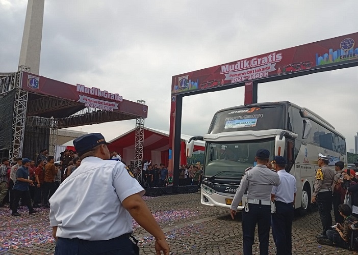 Pramono Anung-Rano Karno Lepas Rombongan Mudik Gratis ke 20 Kota