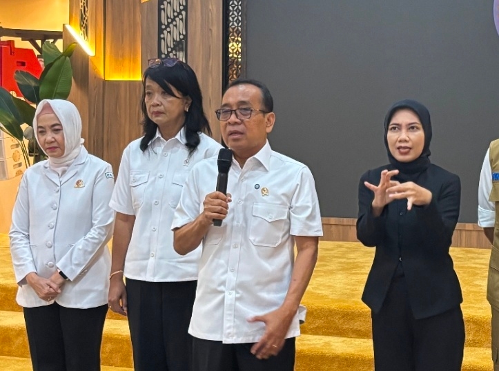 Menko PMK Soal Polemik Ijazah Palsu Jokowi: Percayakan pada Institusi Pendidikan yang Berwenang