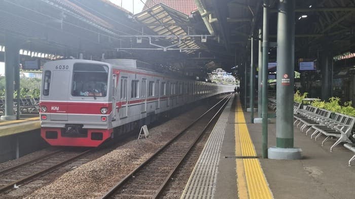 Inilah Alasan Kenapa KRL Commuter Line Tidak Berhenti di Stasiun Gambir: Simak Informasi Akurat Ini