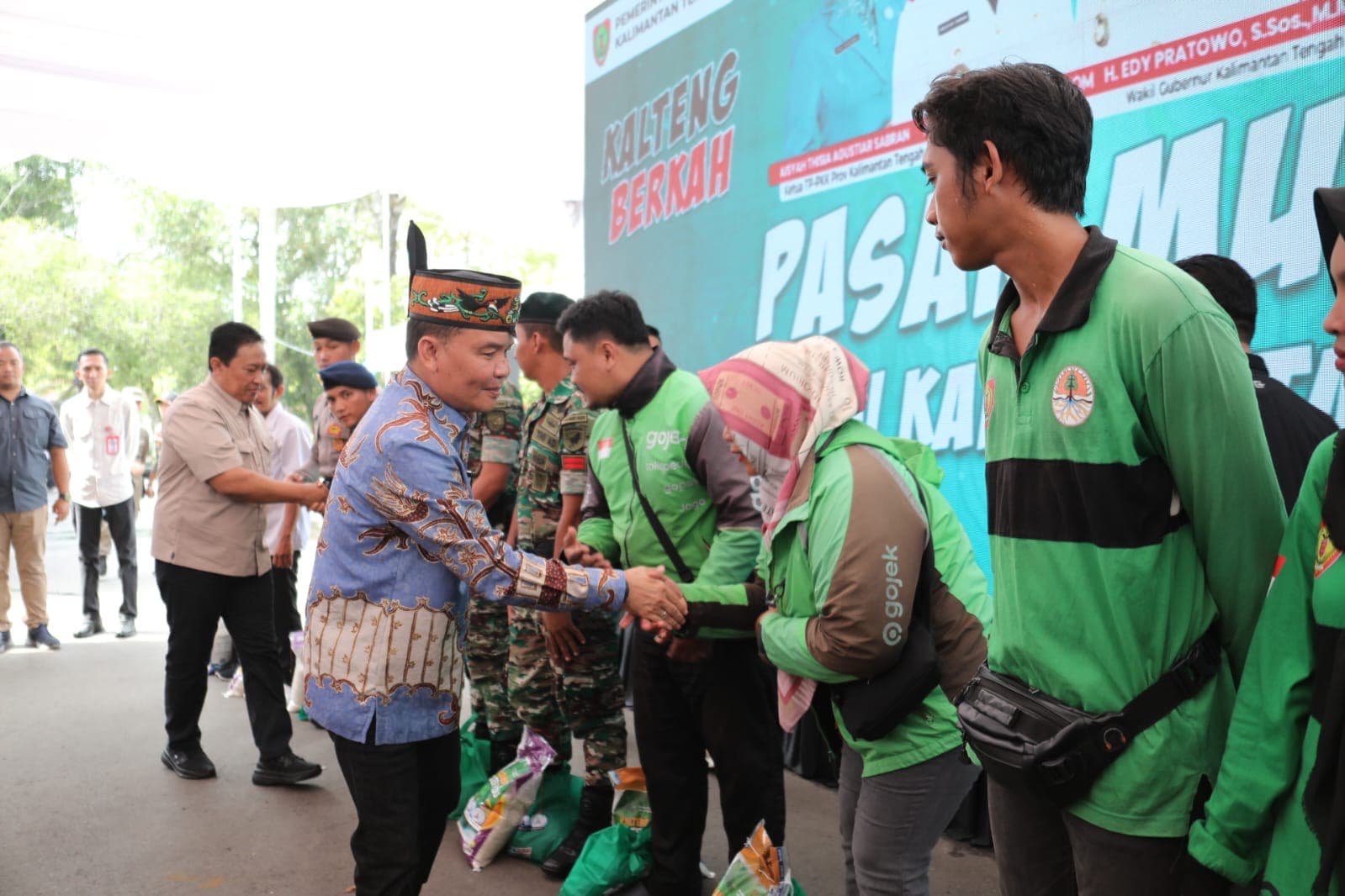 Gubernur Agustiar Sabran Gratiskan Sembako di 1.430 Desa, Ringankan Beban Warga Jelang Lebaran