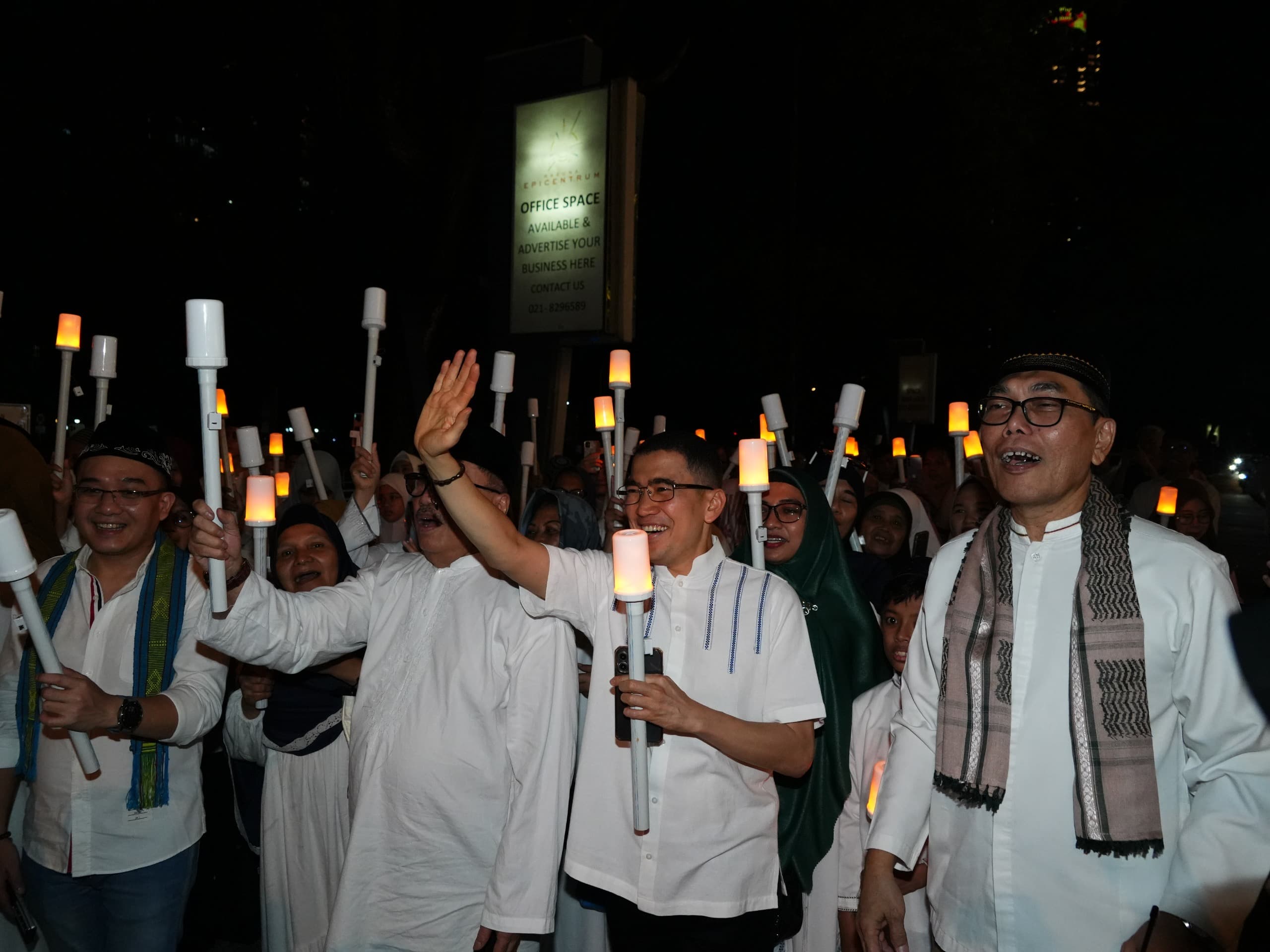 Pawai Obor Elektrik di Taman Rasuna: Tradisi Bertemu Inovasi, Perkuat Kebersamaan dan Budaya