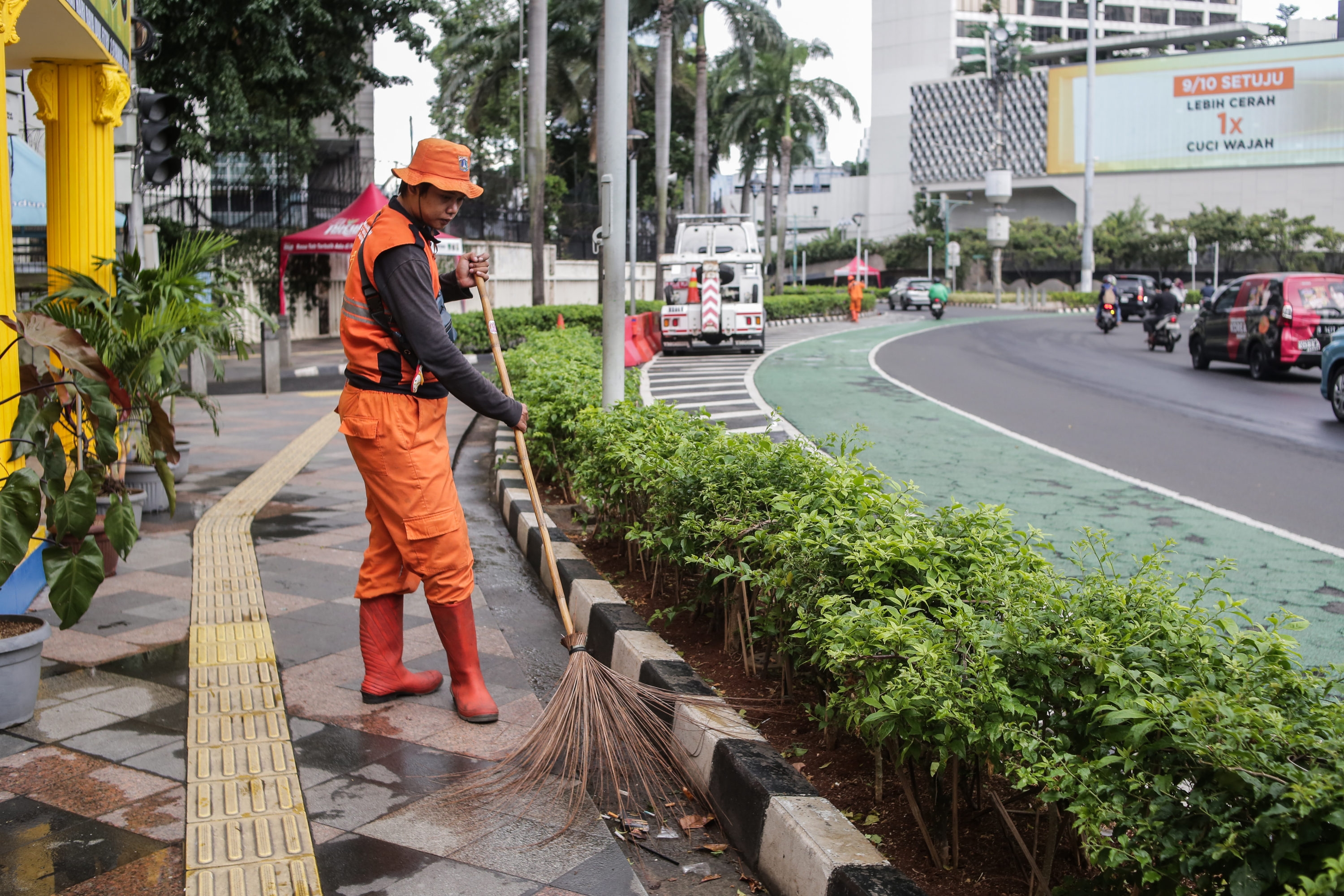 Pelamar PPSU Serbu Balai Kota, Pramono Anung: Stop Ordal, Daftar di Kelurahan
