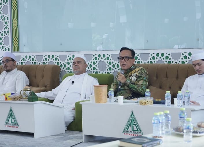 Wamenaker Halal Bihalal dengan HRS, Komitmen Jaga Demokrasi