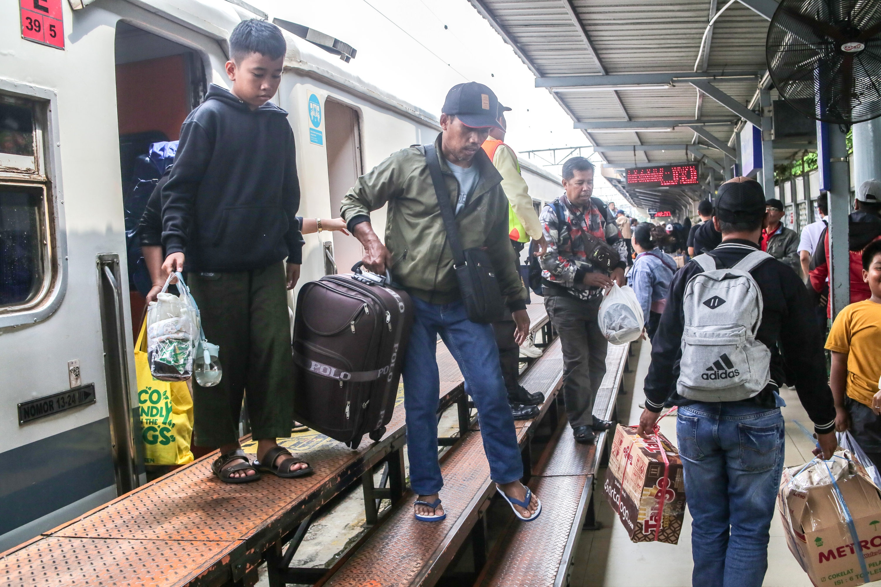 KAI Tutup Angkutan Lebaran 2025, Layani 4,7 Juta Pelanggan