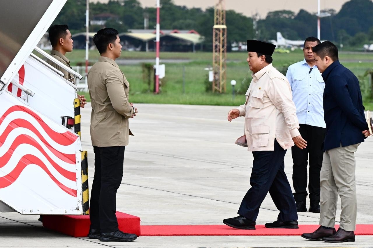 Terbang ke Malaysia, Prabowo Mau Silaturahmi Lebaran dengan PM Anwar Ibrahim
