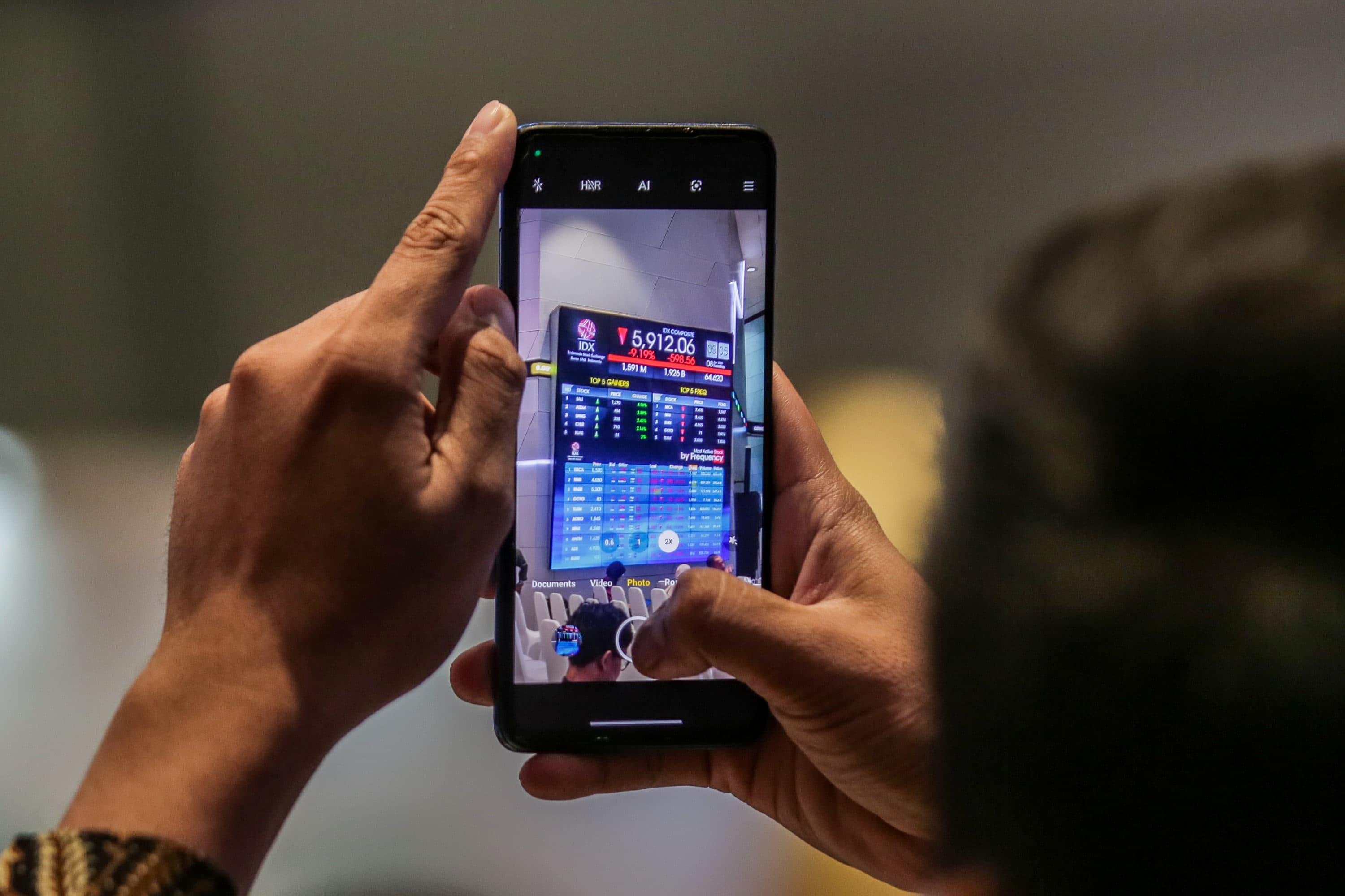 IHSG Berpeluang Menguat ke 8.450, Saham ASII hingga ISAT Patut Dilirik