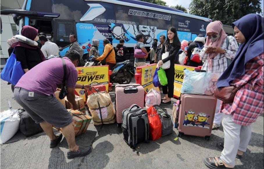 Easybook.com, Solusi Arus Balik Lebaran 2025 yang Murah dan Tanpa Antre