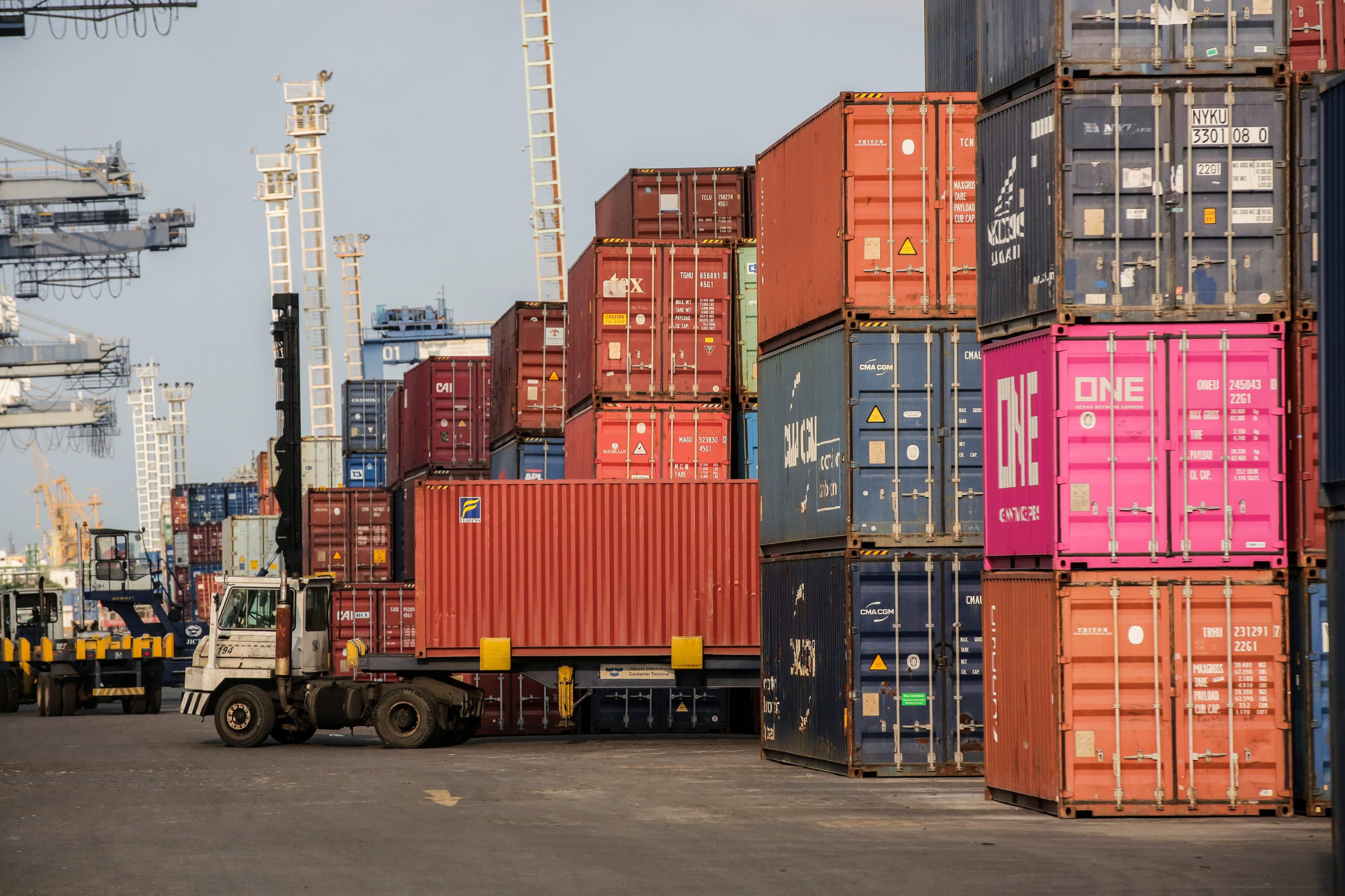 Impor China Melemah Tiga Bulan Beruntun, Sinyal Lesunya Permintaan Domestik