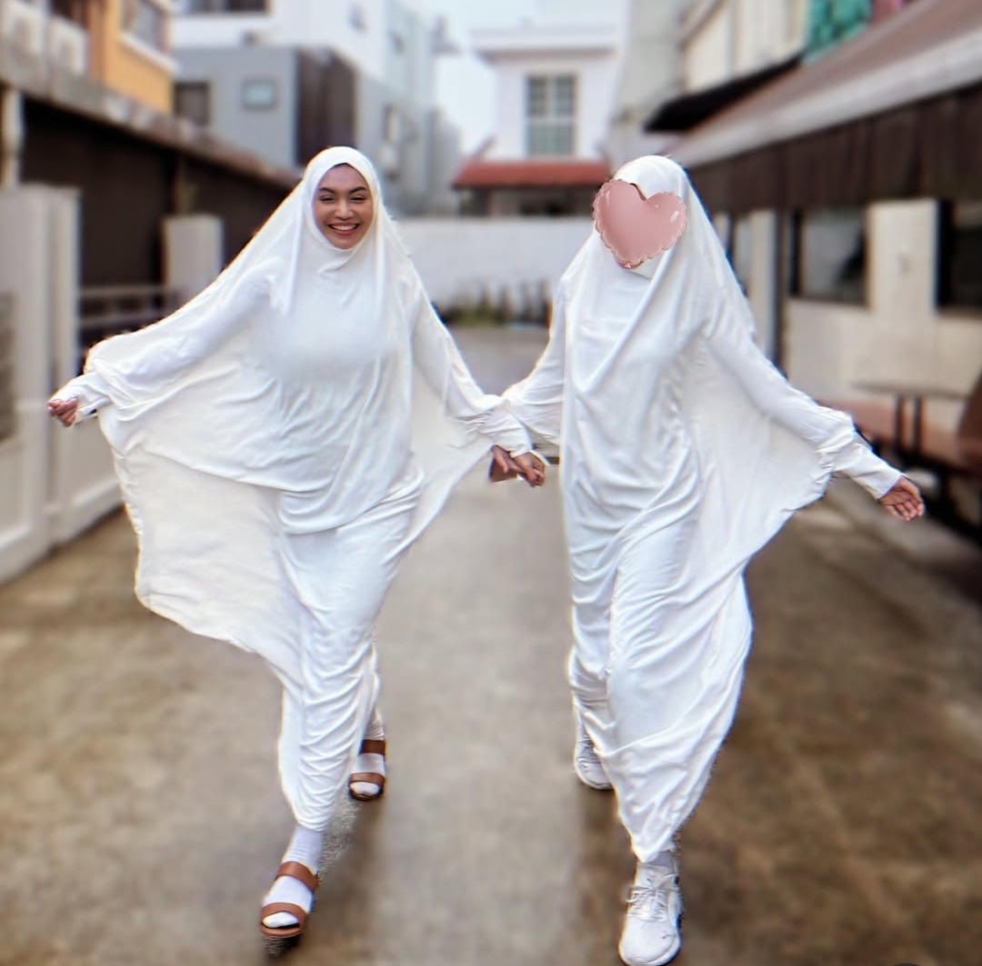 Momen Lebaran Denada Tanpa Kehadiran Emilia Contessa