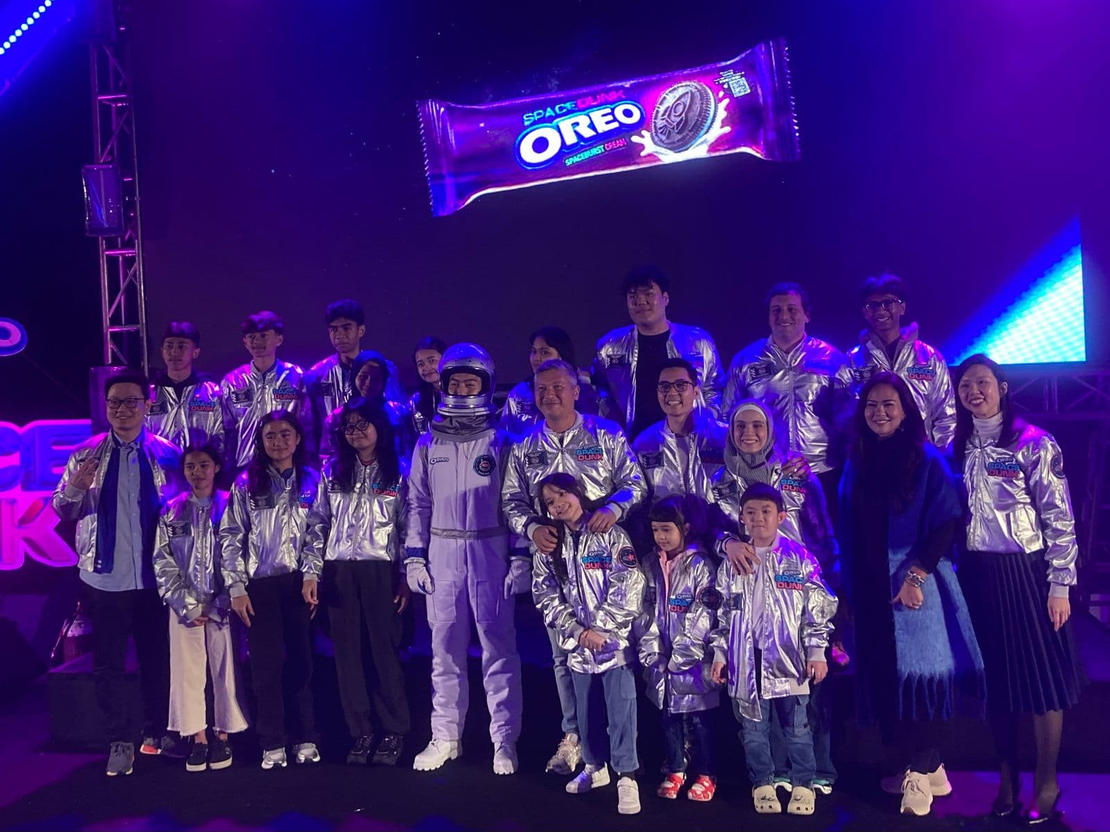 OREO Gandeng Sent Into Space dan Ann Camaro untuk Kampanye Edukasi Anak Lewat OREO Space Dunk