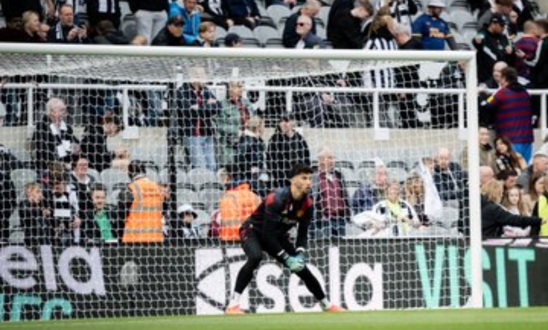 Dapat Rating Buruk dan Blunder, Altay Bayindir Tak Lebih Baik dari Onana?