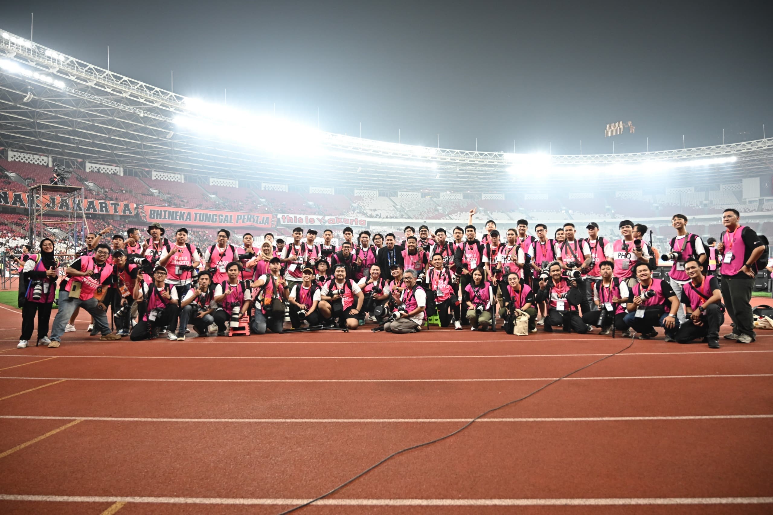 Persija Photography Workshop Jilid III Berikan Sensasi Memotret di Stadion Legendaris Gelora Bung Karno
