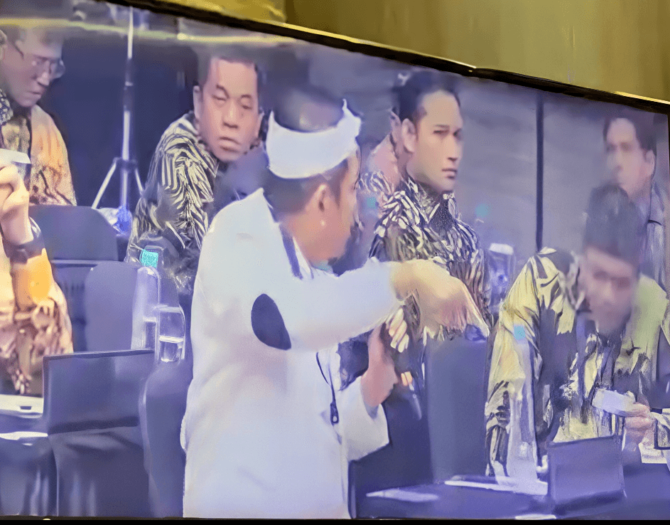 Kang Dedi Mulyadi Semprot Manajemen BJBR Saat RUPST